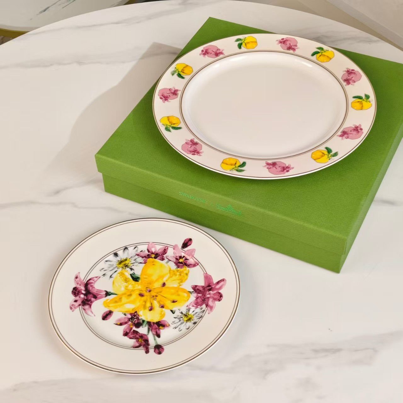 Swarovski Plates set of two marshmallow plates - Image 2 of 2